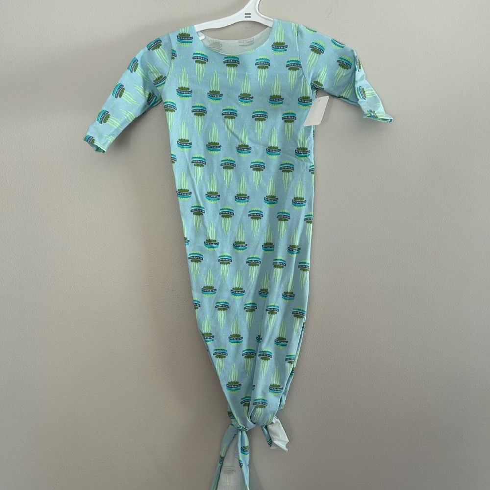 NEW handmade 0/6m blue plant knot gown